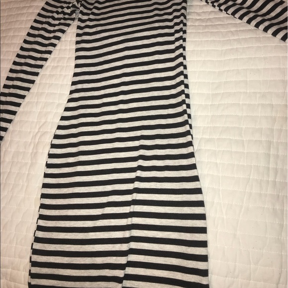 Striped Bodycon Dress w cut out - Picture 2 of 3